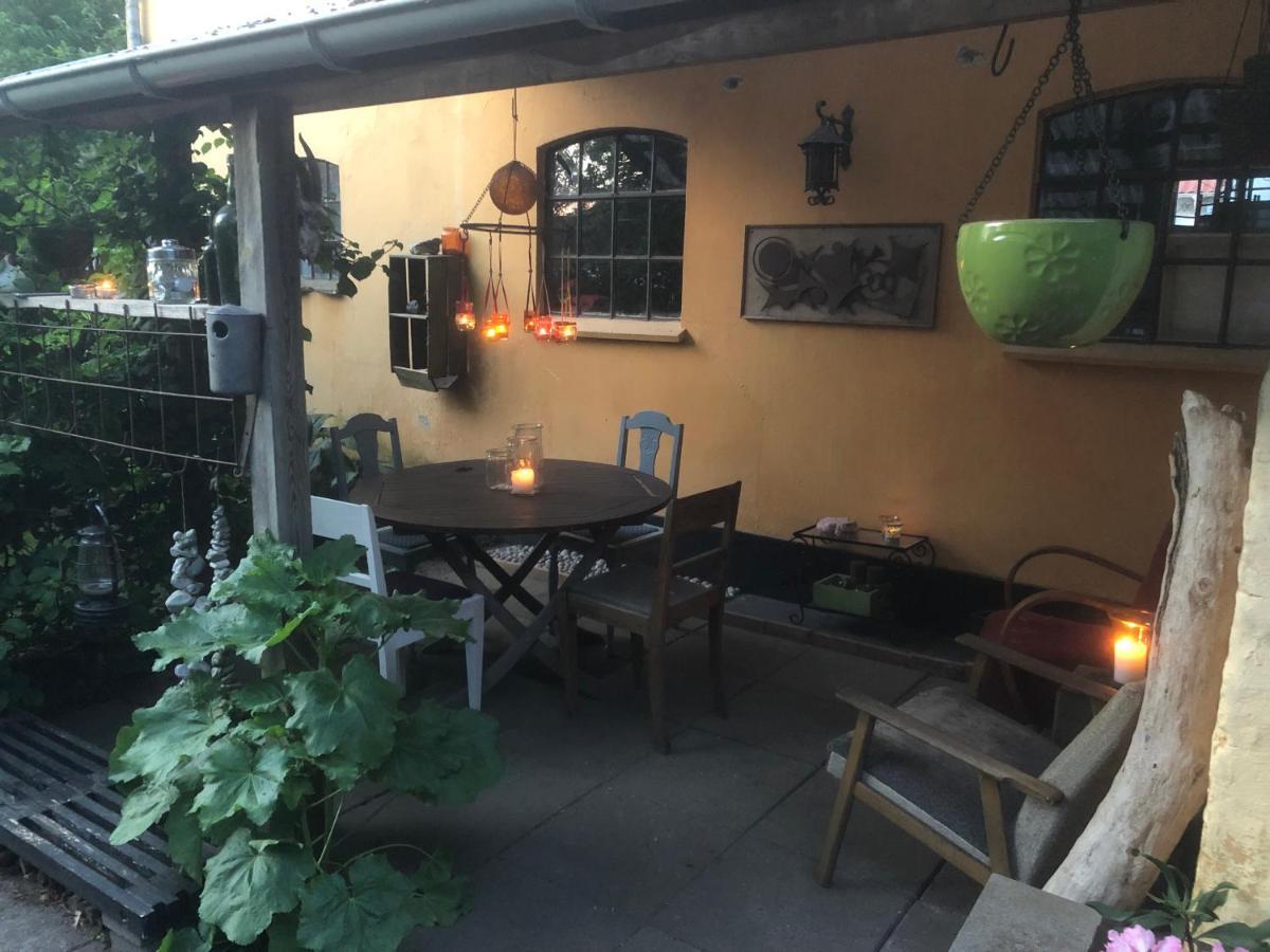 Retro Bolig - Fyldt Med Hygge! Ingen Luksus Apartment Kolind Bagian luar foto