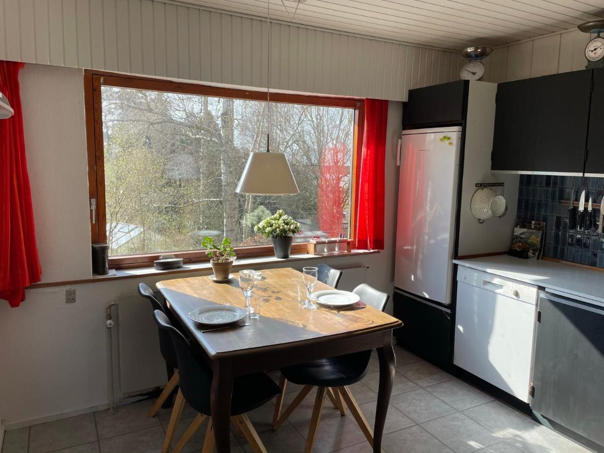 Retro Bolig - Fyldt Med Hygge! Ingen Luksus Apartment Kolind Bagian luar foto