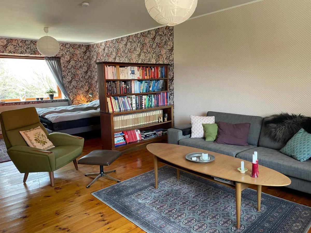 Retro Bolig - Fyldt Med Hygge! Ingen Luksus Apartment Kolind Bagian luar foto