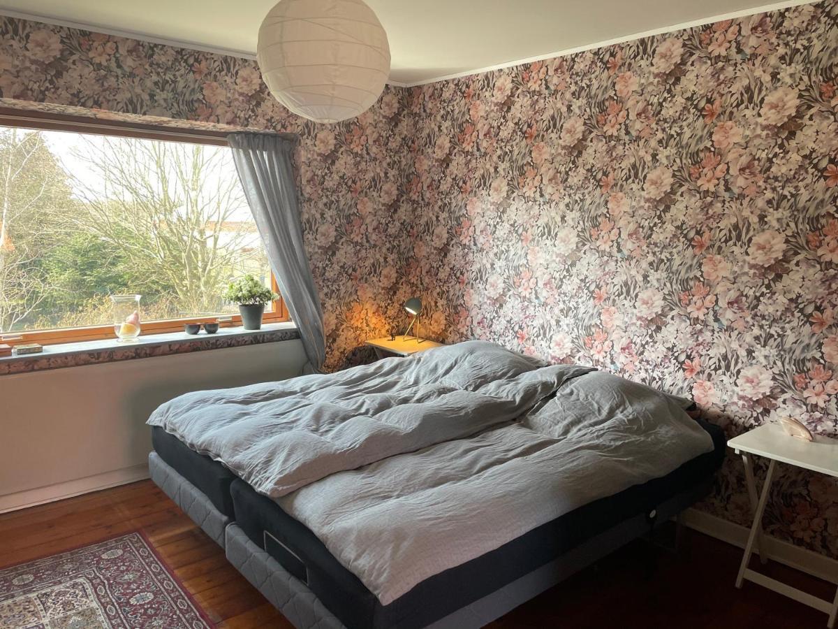 Retro Bolig - Fyldt Med Hygge! Ingen Luksus Apartment Kolind Bagian luar foto