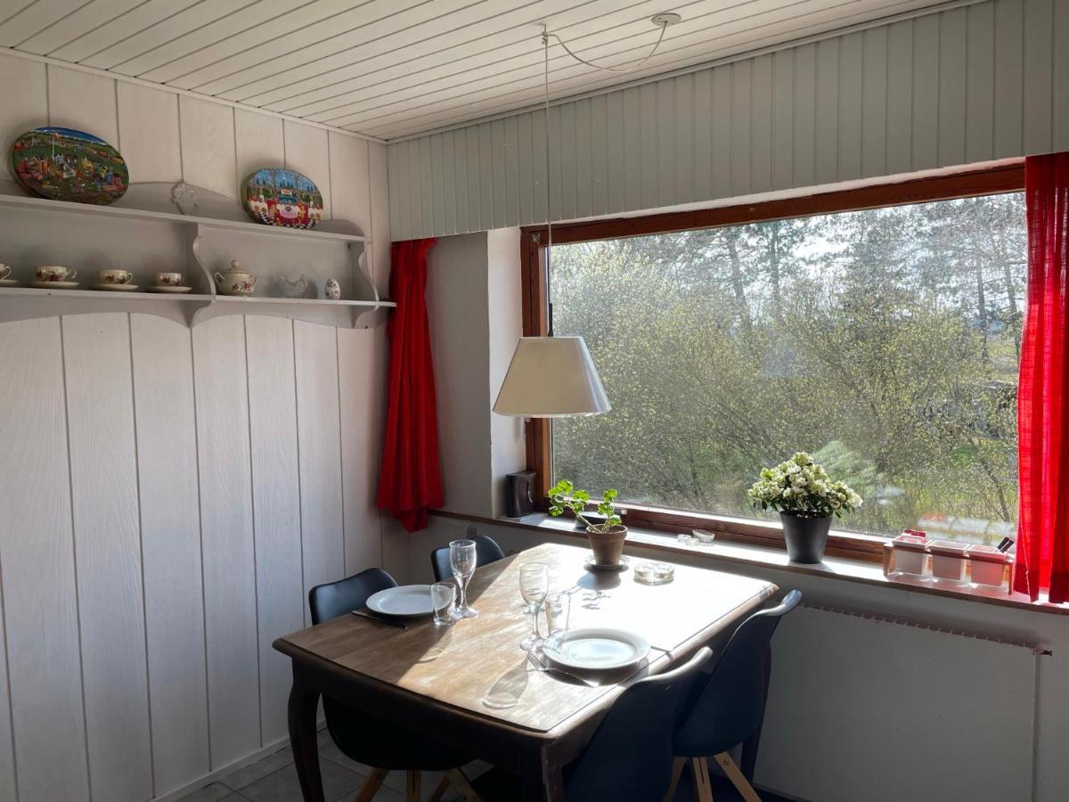 Retro Bolig - Fyldt Med Hygge! Ingen Luksus Apartment Kolind Bagian luar foto