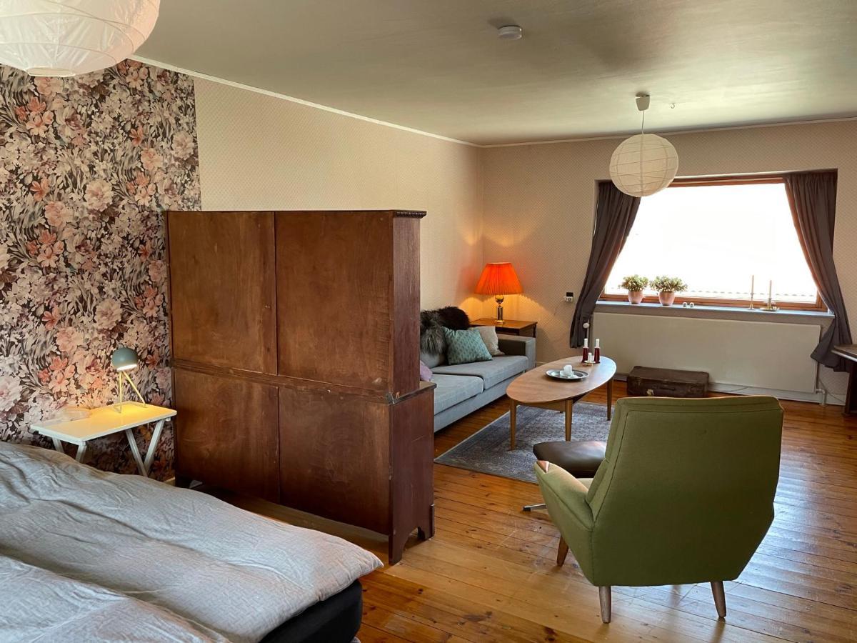 Retro Bolig - Fyldt Med Hygge! Ingen Luksus Apartment Kolind Bagian luar foto