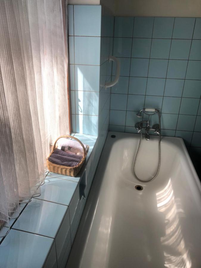Retro Bolig - Fyldt Med Hygge! Ingen Luksus Apartment Kolind Bagian luar foto
